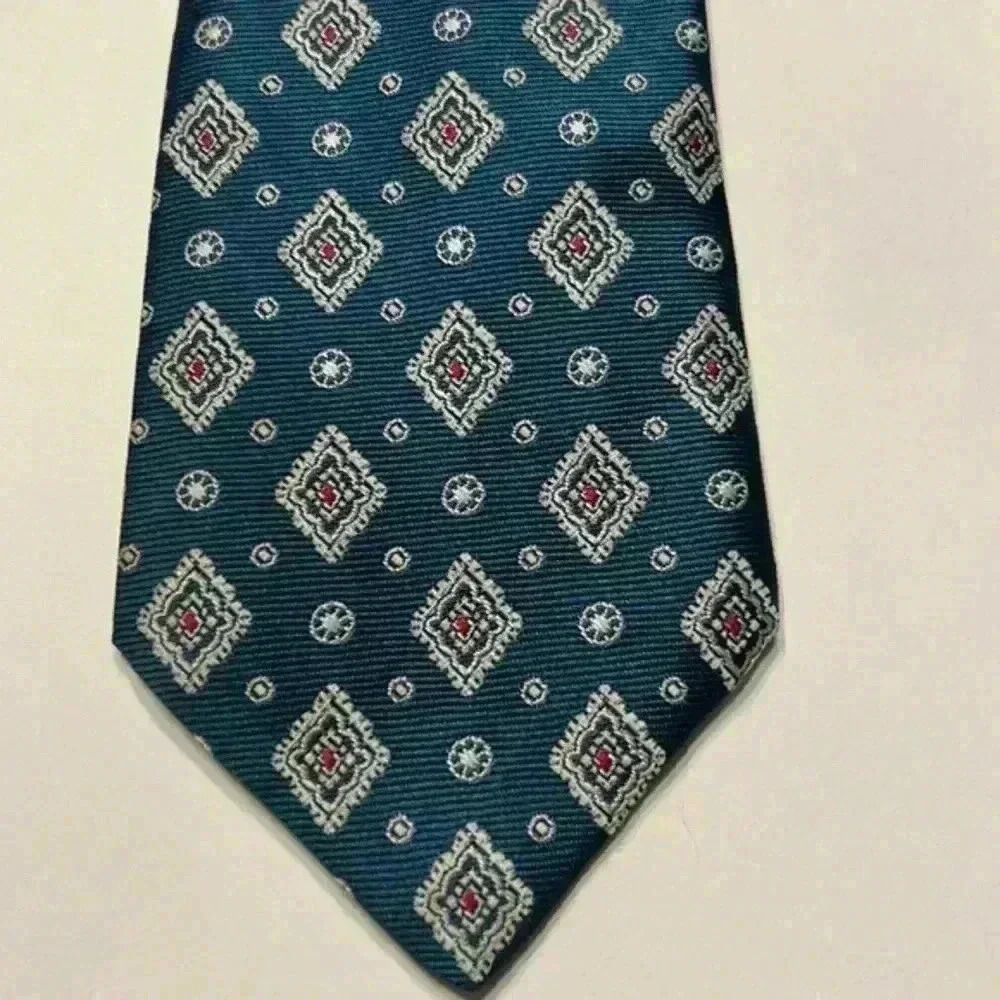 John‎ Henry tie